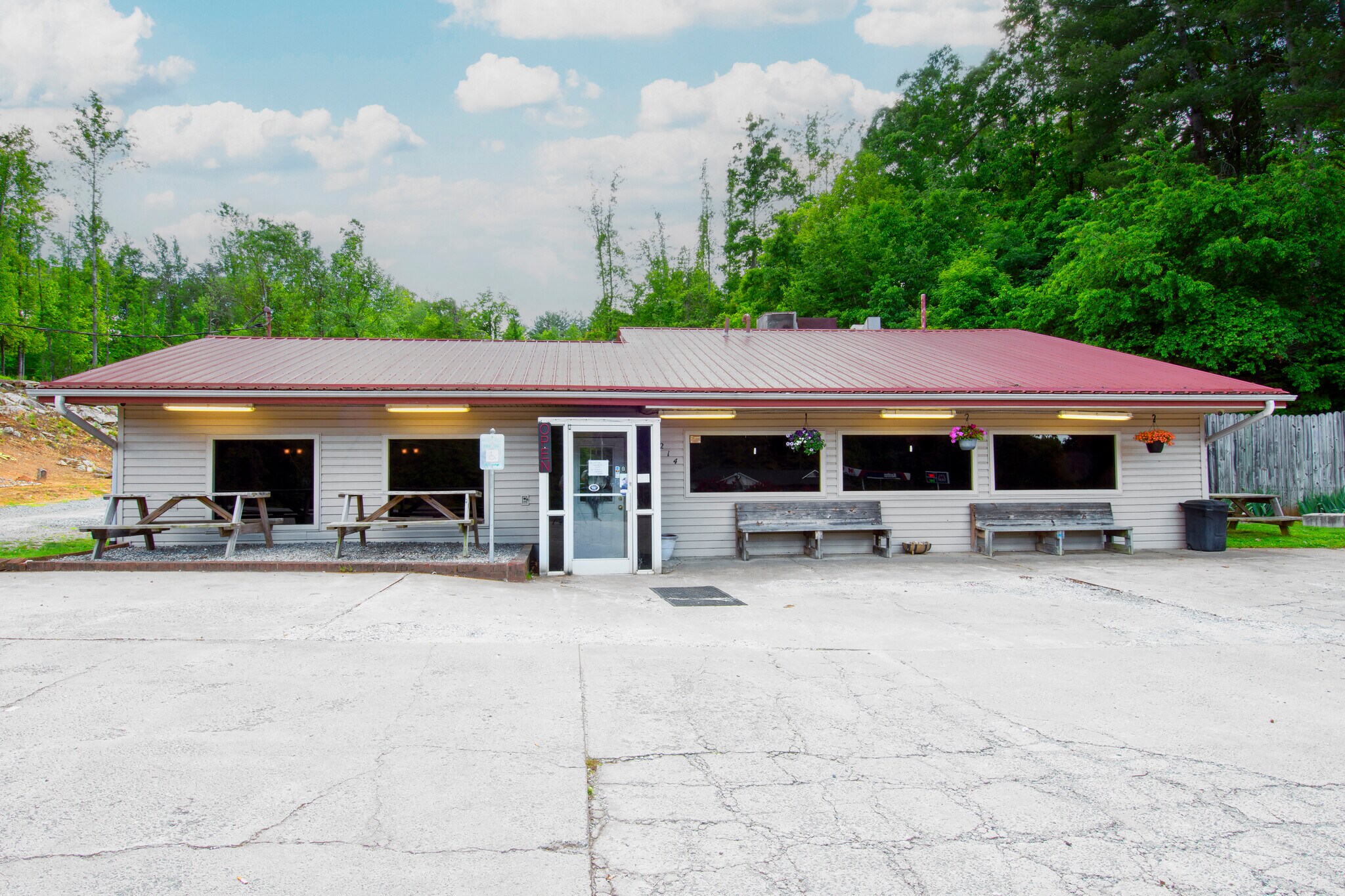 1214 NC 8 & 89 South hwy, Danbury, NC à vendre Photo principale– Image 1 sur 18