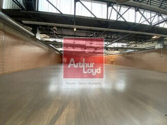 Plus de détails pour Local commercial à louer