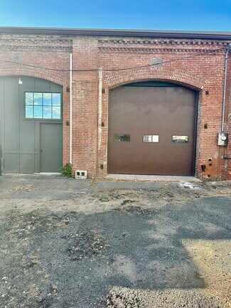 Plus de détails pour 216-218 Day St, West Springfield, MA - Industriel/Logistique à louer