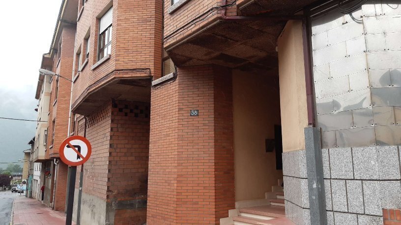 Bureau dans Villablino, León à vendre - Photo de l’immeuble – Image 2 sur 17