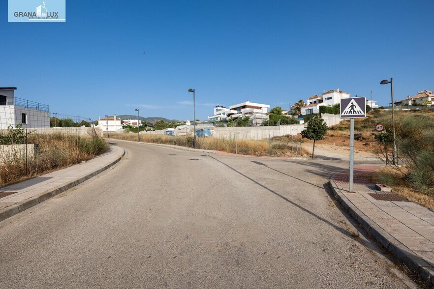 Calle Cúllar Vega, 42, La Zubia, Granada à vendre - Photo de l’immeuble – Image 2 sur 18