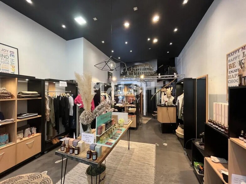 Local commercial dans Lyon à louer - Photo de l’immeuble – Image 1 sur 3