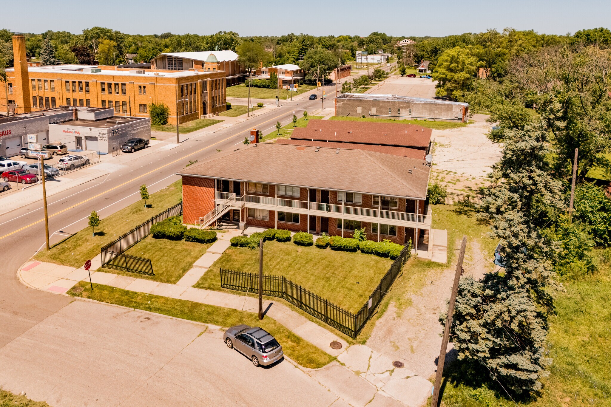 9700 Chalmers St, Detroit, MI à vendre Photo de l’immeuble– Image 1 sur 3
