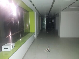 Plus de détails pour Local commercial à louer