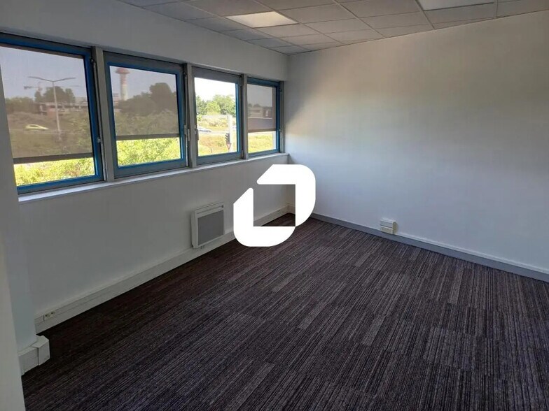 Bureau dans Saint-Herblain à louer - Photo de l’immeuble – Image 1 sur 7