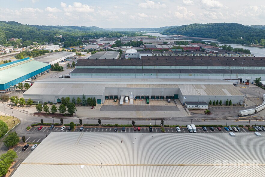 555 W Park Rd, Leetsdale, PA à louer - Photo de l’immeuble – Image 2 sur 7