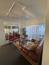 2204 Garnet Ave, San Diego, CA à louer Photo intérieure– Image 2 sur 9