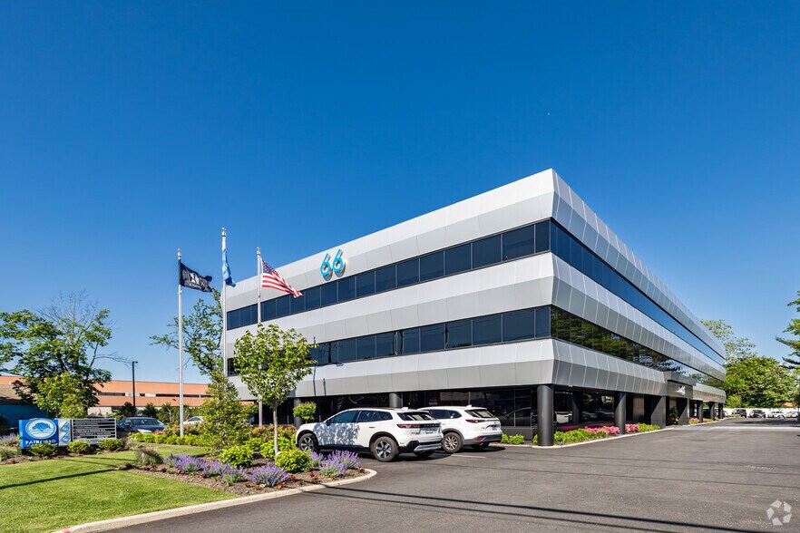 66 Commack Rd, Commack, NY à louer - Photo de l’immeuble – Image 2 sur 4