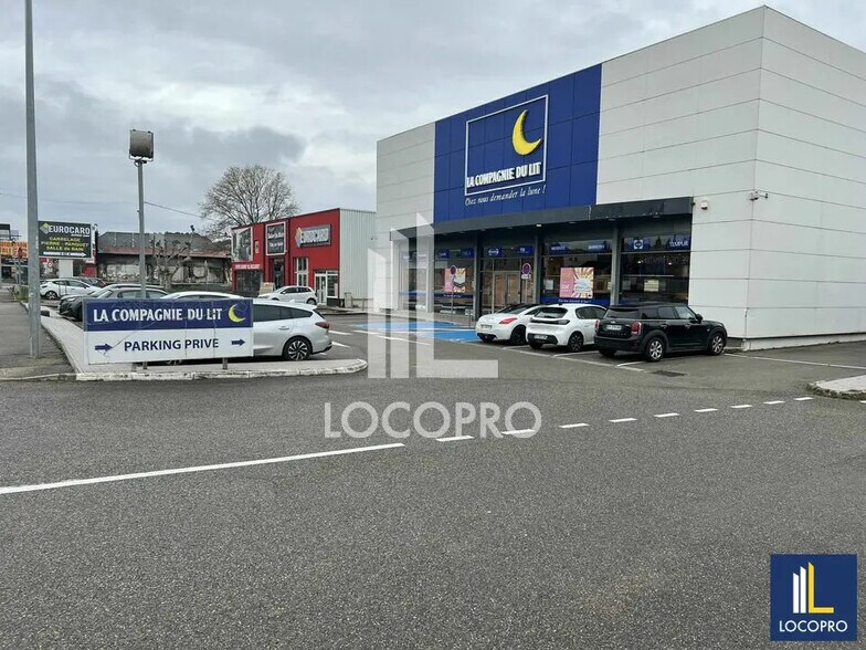 Local commercial dans Les Pennes-Mirabeau à louer - Photo de l’immeuble – Image 2 sur 5