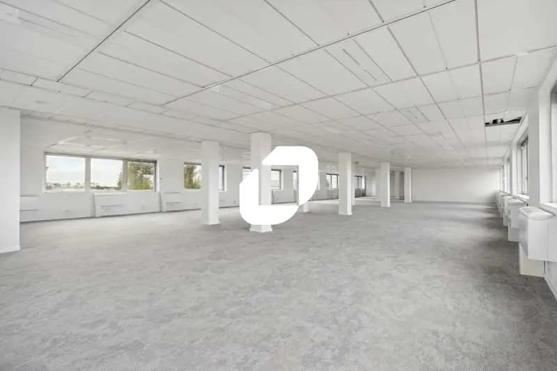 Bureau dans Villepinte à louer - Photo de l’immeuble – Image 3 sur 13