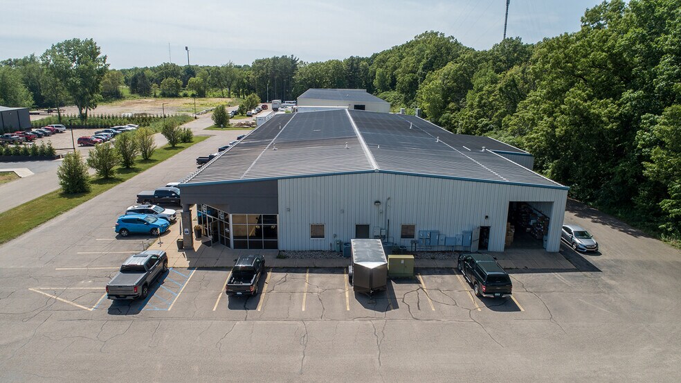 8233 Neptune Dr, Kalamazoo, MI à vendre - Photo principale – Image 1 sur 5