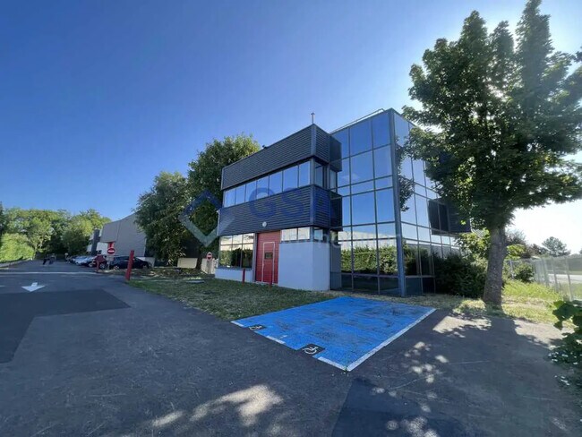 Plus de détails pour Bureau, Local d'activités à louer