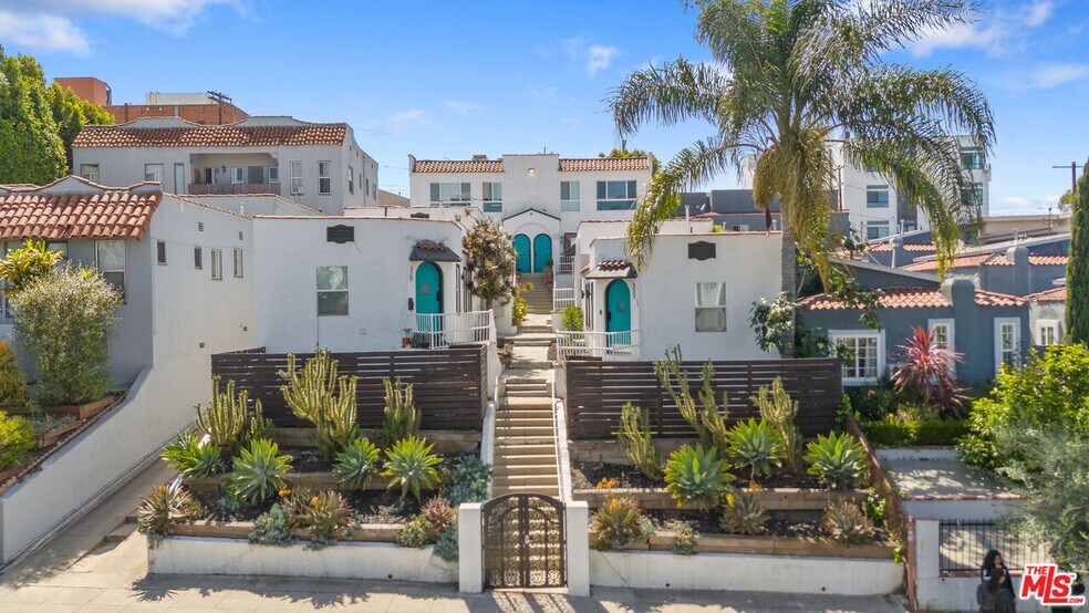329 N Alexandria Ave, Los Angeles, CA à vendre - Photo de l’immeuble – Image 1 sur 28