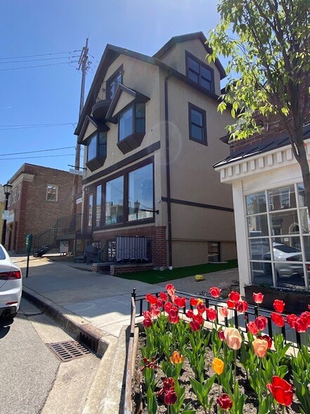 18 W 1st St, Hinsdale, IL à vendre - Photo de l’immeuble – Image 2 sur 4