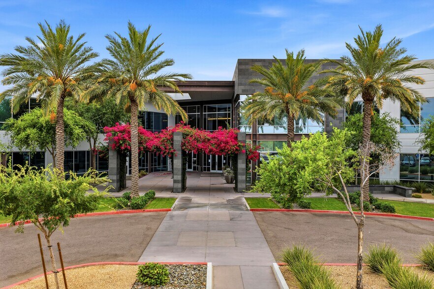 350 N McClintock Dr, Chandler, AZ à vendre - Photo de l’immeuble – Image 3 sur 28