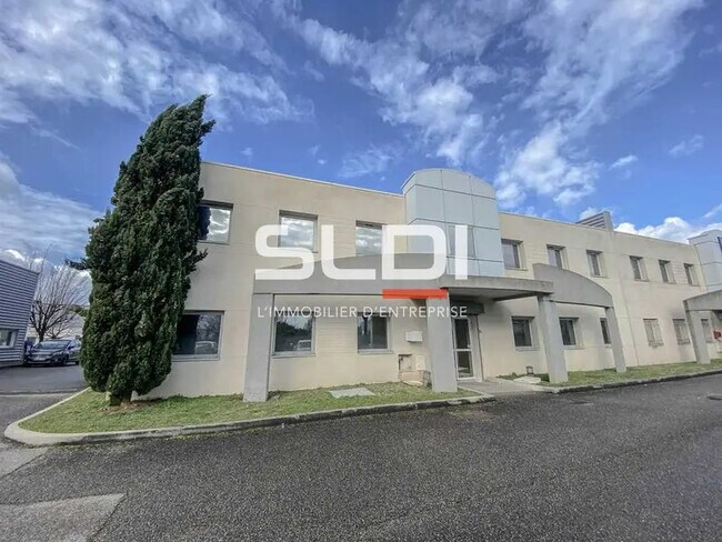 Plus de détails pour 36 Rue Champ Dolin, Saint-Priest - Local d'activités à louer