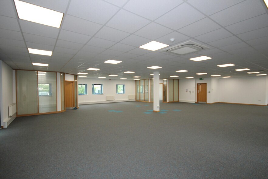 Steelpark Rd, Halesowen à louer - Photo de l’immeuble – Image 2 sur 10