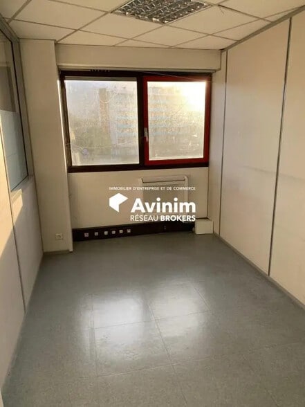 Bureau dans La Tronche à louer - Photo intérieure – Image 2 sur 24