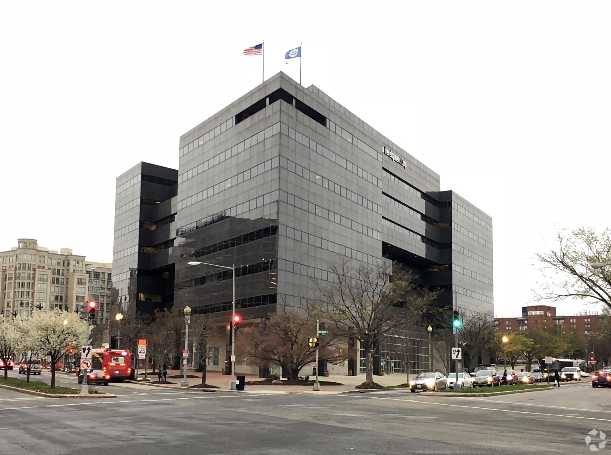 111 Massachusetts Ave NW, Washington, DC à louer Photo principale– Image 1 sur 8