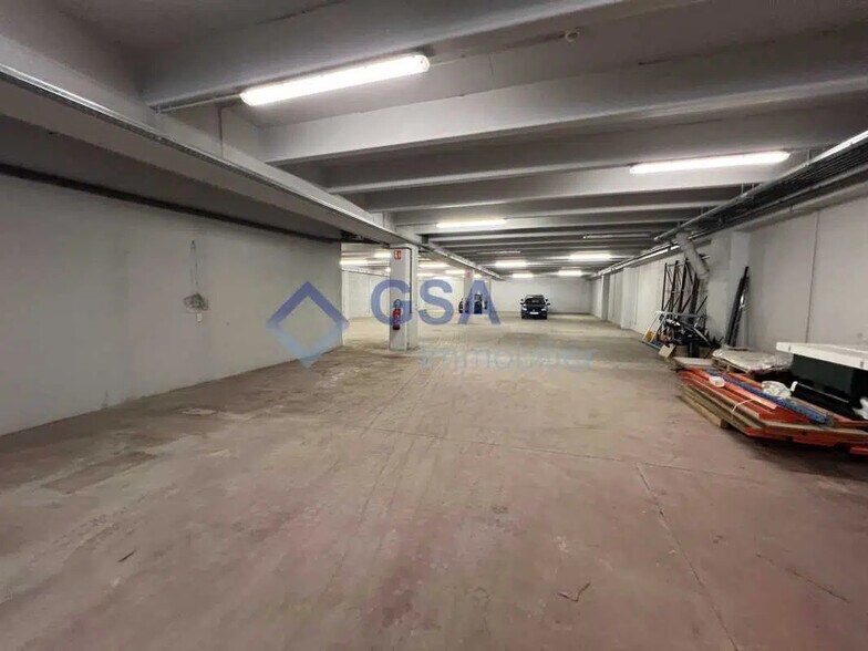 Local d’activités dans Palaiseau à louer - Photo de l’immeuble – Image 3 sur 6