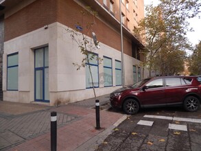 Local commercial dans Madrid, Madrid à louer Photo de la construction– Image 1 sur 17
