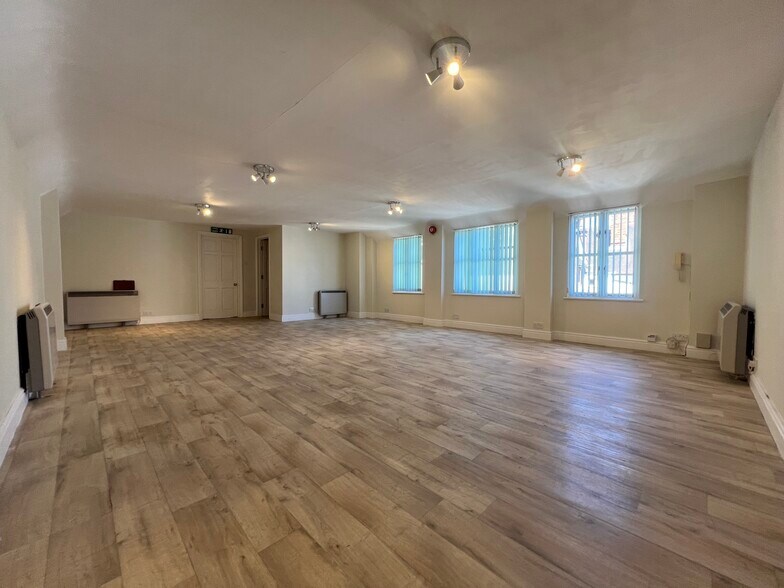 19 High St, Saffron Walden à louer - Photo de l’immeuble – Image 1 sur 5