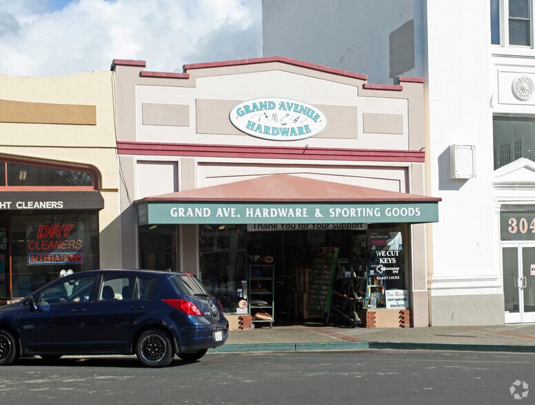 306 Grand Ave, South San Francisco, CA à louer - Photo de l’immeuble – Image 2 sur 2