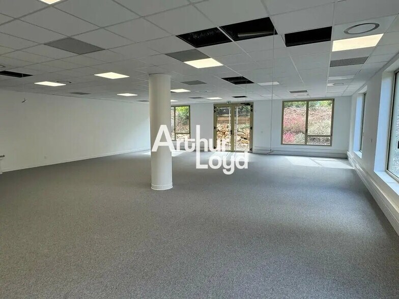 Bureau dans Valbonne à vendre - Photo de l’immeuble – Image 2 sur 16