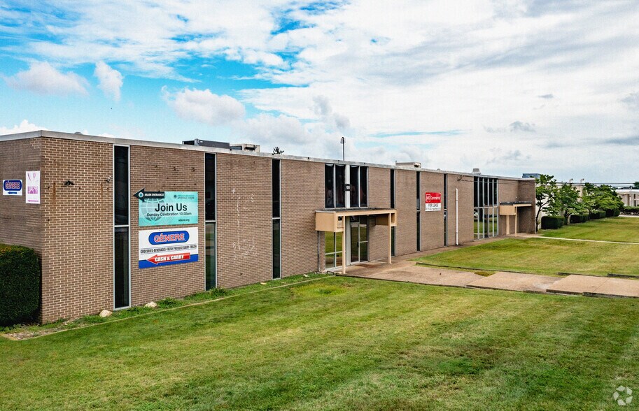 100 Niantic Ave, Providence, RI à louer - Photo principale – Image 1 sur 7