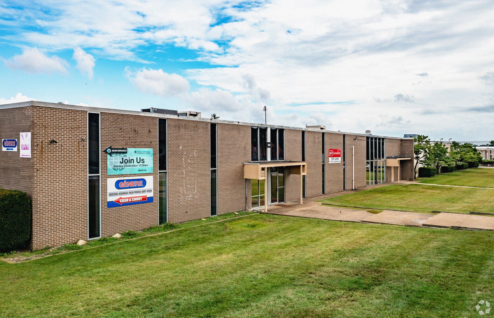 100 Niantic Ave, Providence, RI à louer Photo principale– Image 1 sur 8