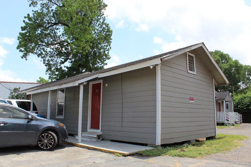 13928 Bandera St, Houston, TX à vendre - Photo de l’immeuble – Image 2 sur 27