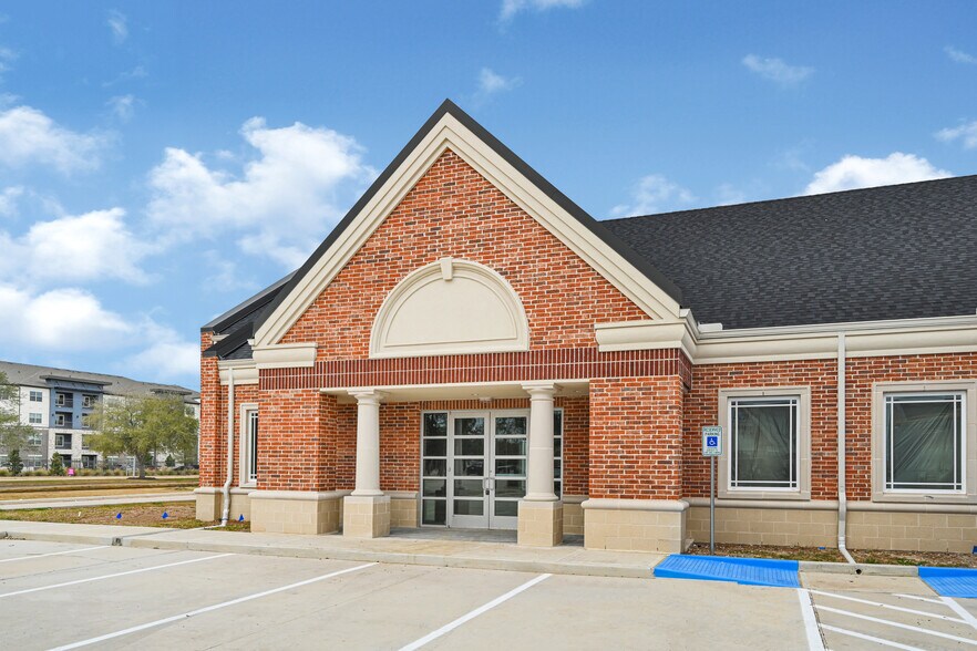 7103 S Peek Rd, Richmond, TX à louer - Photo de l’immeuble – Image 1 sur 22