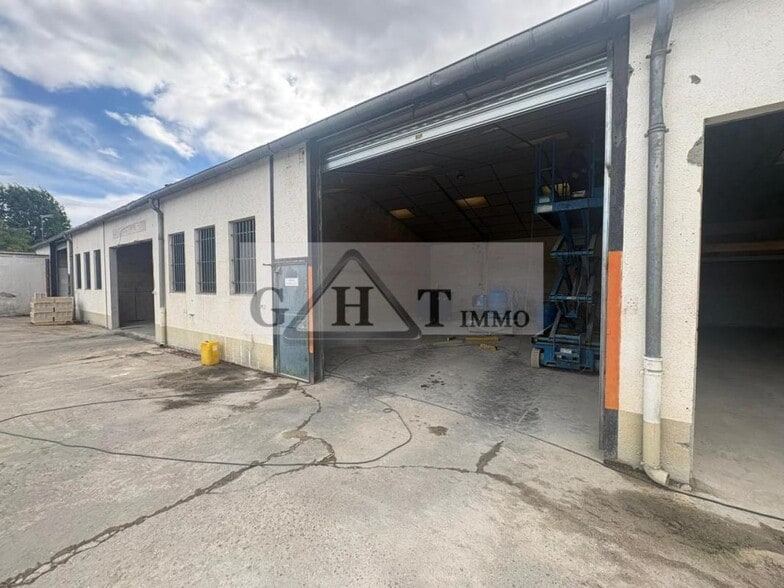 Industriel/Logistique dans Réau à louer - Photo de l’immeuble – Image 3 sur 4