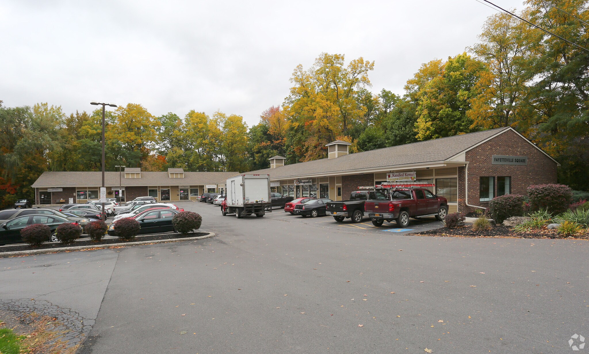 511 E Genesee St, Fayetteville, NY à louer Photo principale– Image 1 sur 8
