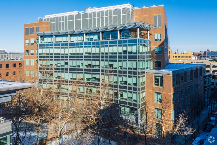 35 Landsdowne St, Cambridge, MA à louer - Photo de l’immeuble – Image 1 sur 4