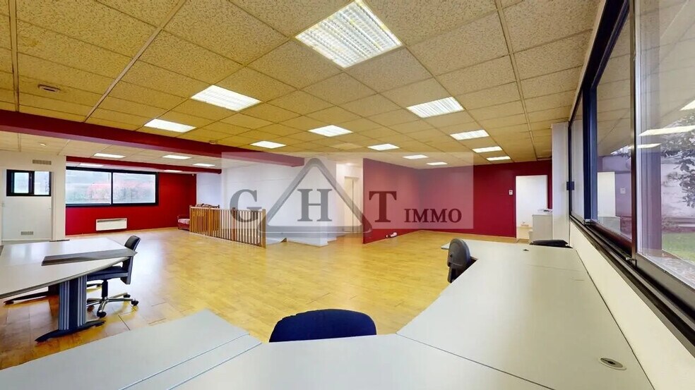 Bureau dans Le Raincy à louer - Photo de l’immeuble – Image 2 sur 6