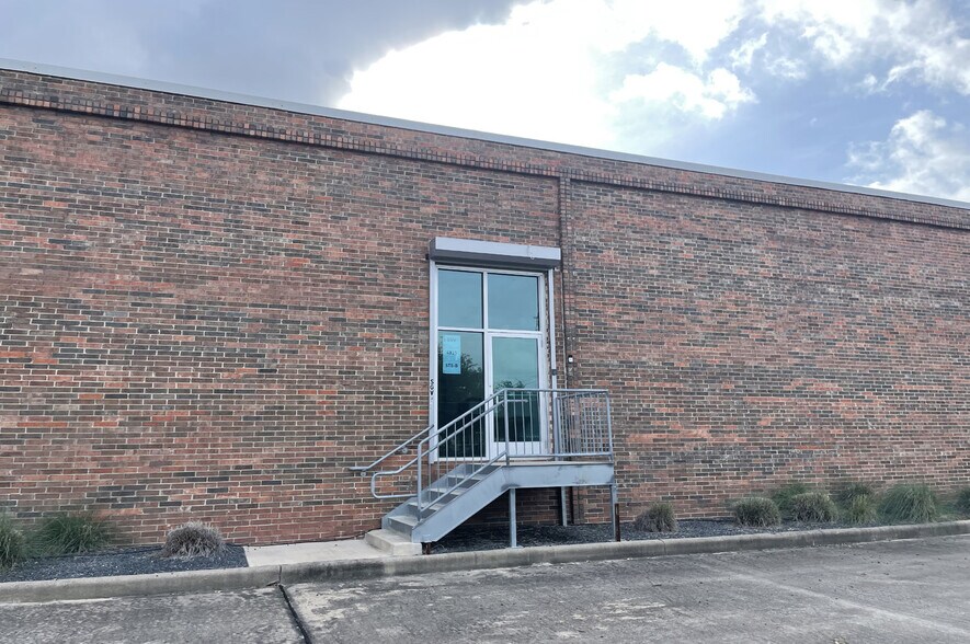 4315 Dacoma St, Houston, TX à louer - Photo de l’immeuble – Image 2 sur 2