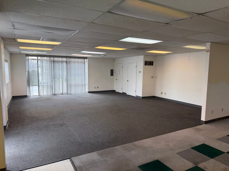 10121 Imperial Ave, Cupertino, CA à louer - Photo intérieure – Image 3 sur 6