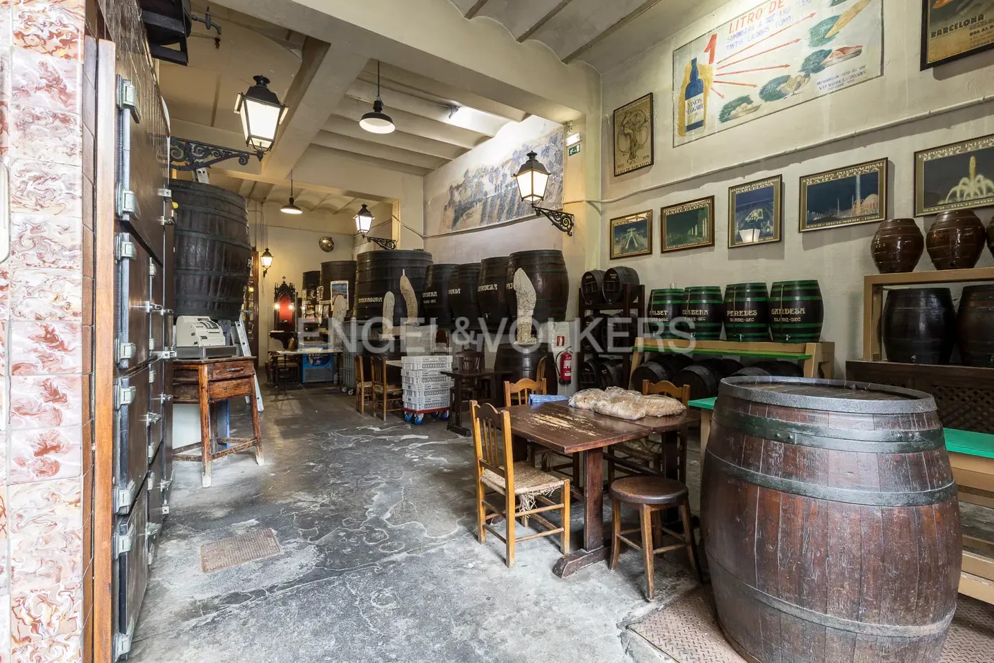 Local commercial dans Barcelone, Barcelona à vendre Photo intérieure– Image 1 sur 2