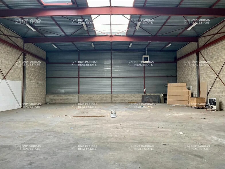 Local d'activités dans Nanteuil-lès-Meaux à vendre - Photo de l’immeuble – Image 3 sur 4