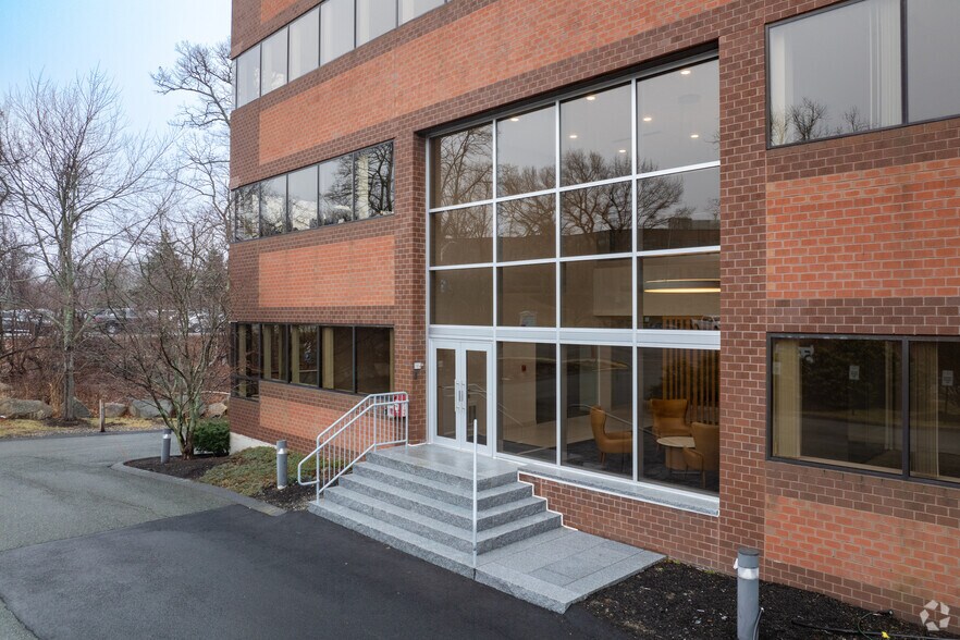 5 Centennial Dr, Peabody, MA à louer - Photo de l’immeuble – Image 3 sur 9