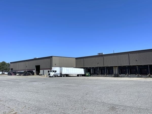 7763 N Haggerty Rd, Canton, MI à louer - Photo de l’immeuble – Image 2 sur 3