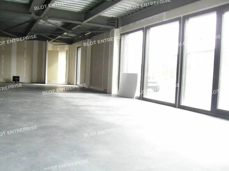 Bureau dans Saint-Malo à louer - Photo de l’immeuble – Image 2 sur 8