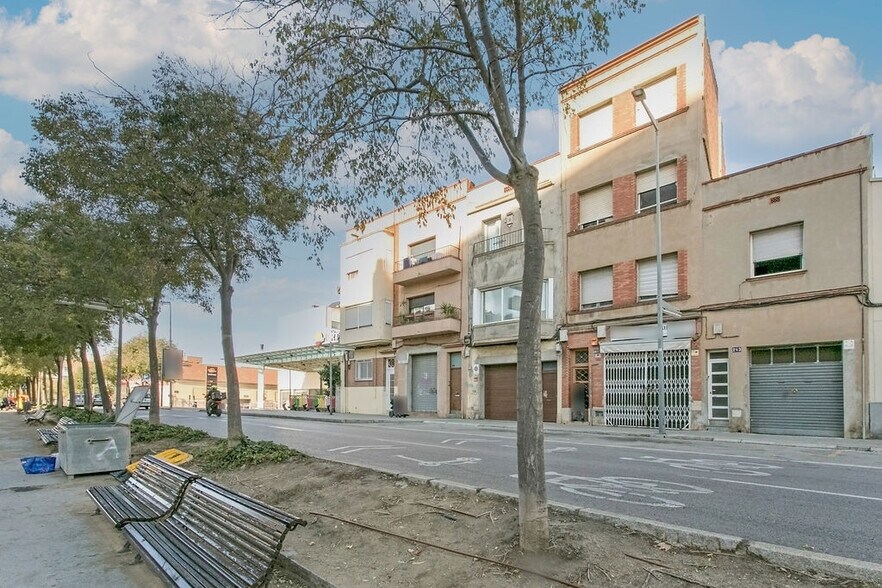 Immeuble residentiel dans Terrassa, Barcelona à vendre - Photo de l’immeuble – Image 1 sur 1