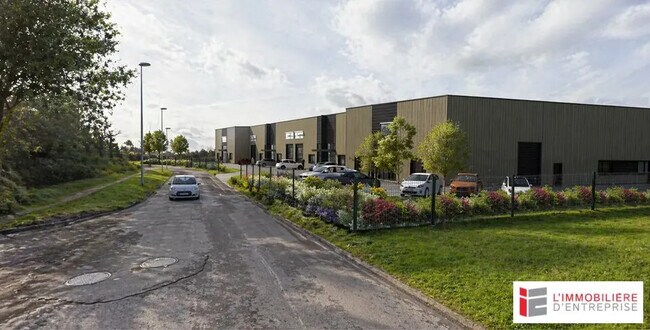 Plus de détails pour Local d’activités à vendre