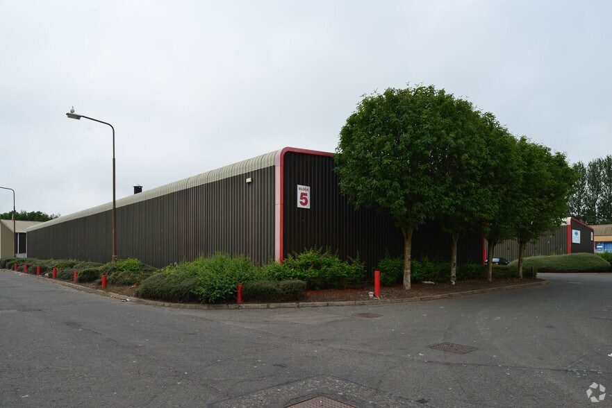Whiteside Industrial Estate, Bathgate à louer - Photo de l’immeuble – Image 2 sur 4