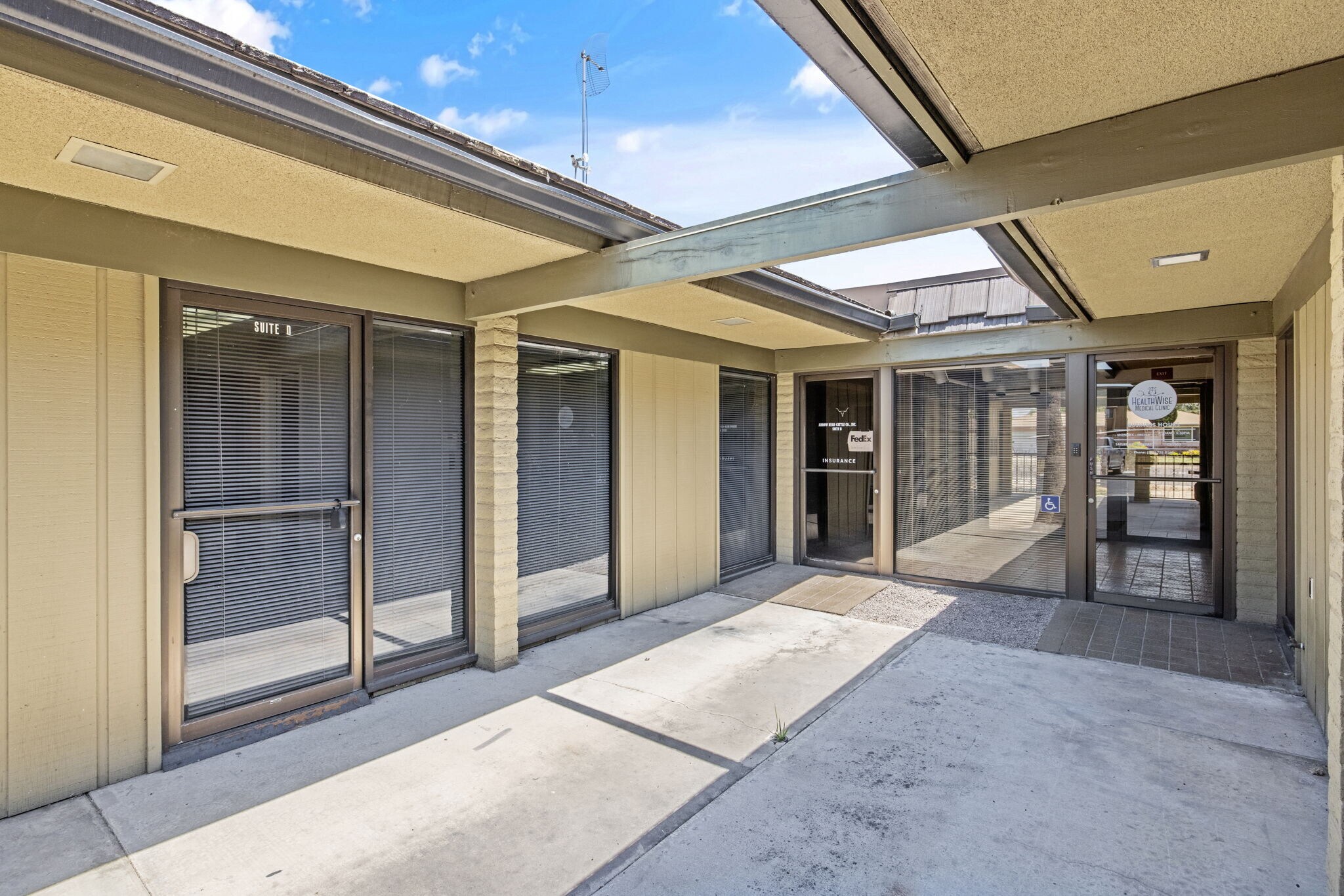 561 N Alta Ave, Dinuba, CA à louer Photo intérieure– Image 1 sur 13