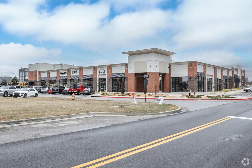 161 S Riverfront Dr, Jenks, OK à louer - Photo de l’immeuble – Image 1 sur 6