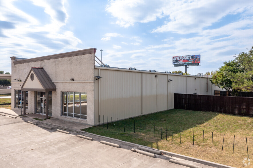 3400 N Stemmons Fwy E, Carrollton, TX à louer - Photo de l’immeuble – Image 3 sur 7