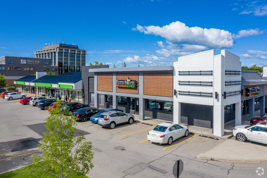 10816 Macleod Trl SE, Calgary, AB à louer - Photo principale – Image 1 sur 4